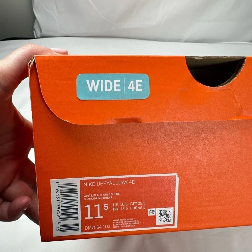 NEW - Nike Defyallday White and Gold Athletic Shoes (11.5 E)